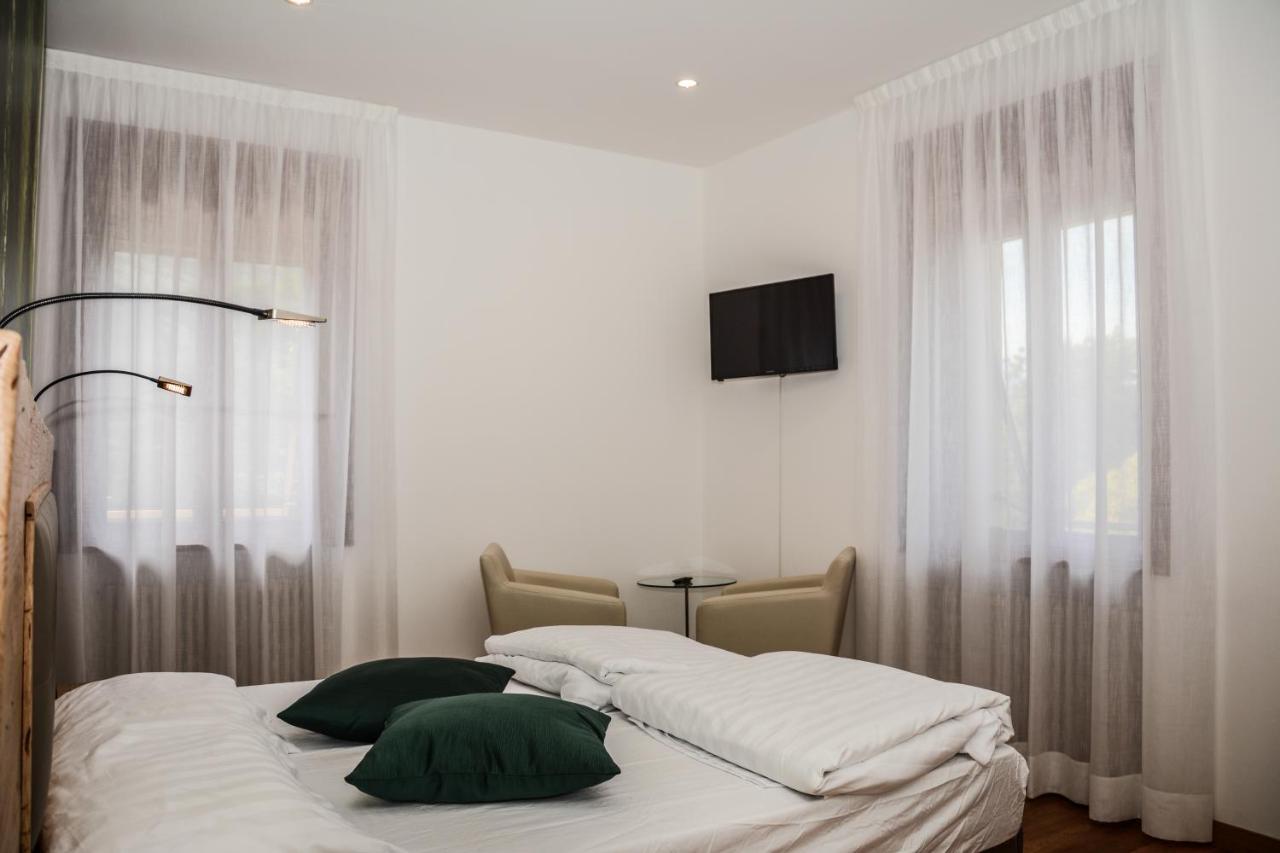 Deluxe Double or Twin Room Lake View