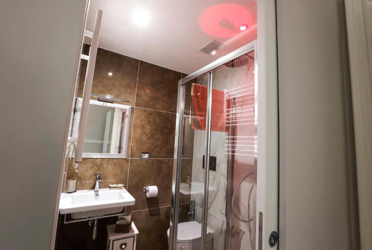 Double Room Private Bathroom
