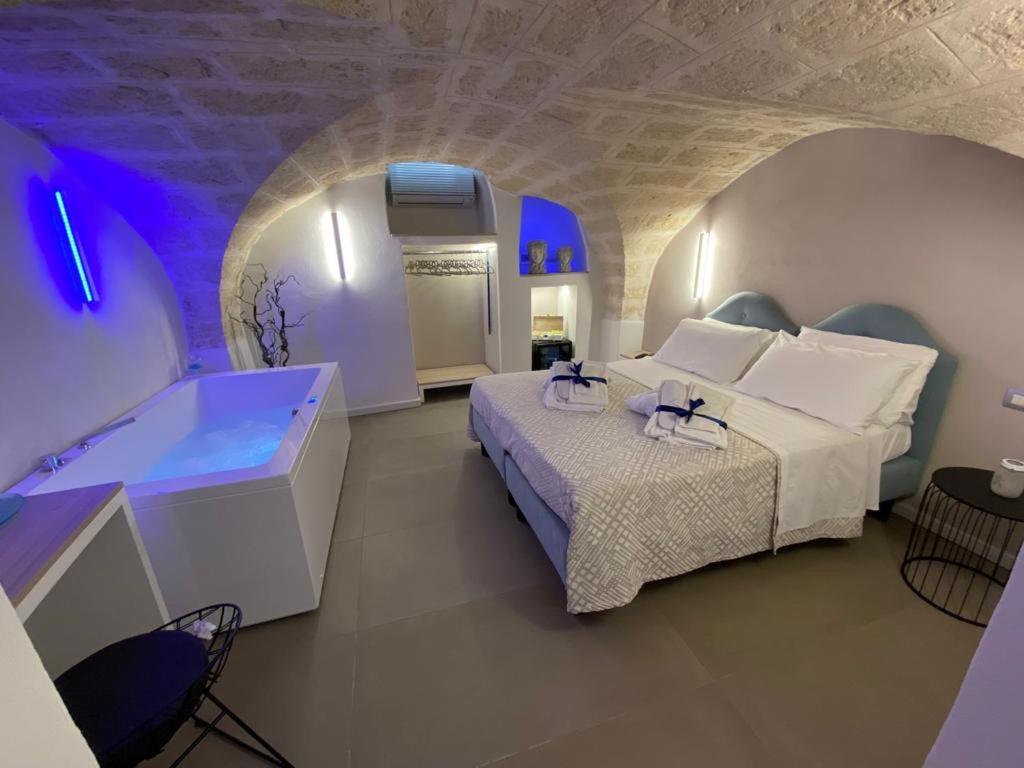 Double Room with Spa Bath -Basement,1137002524:JPEG
