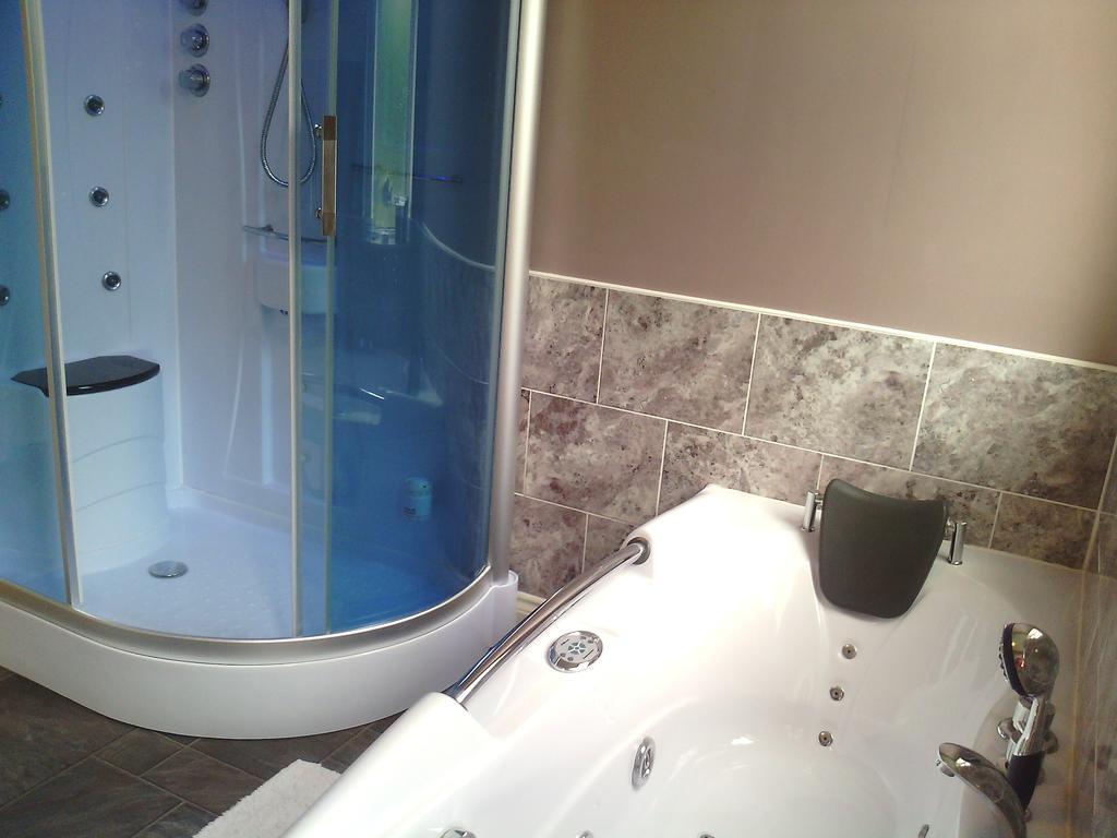 Double Room Private Bathroom
