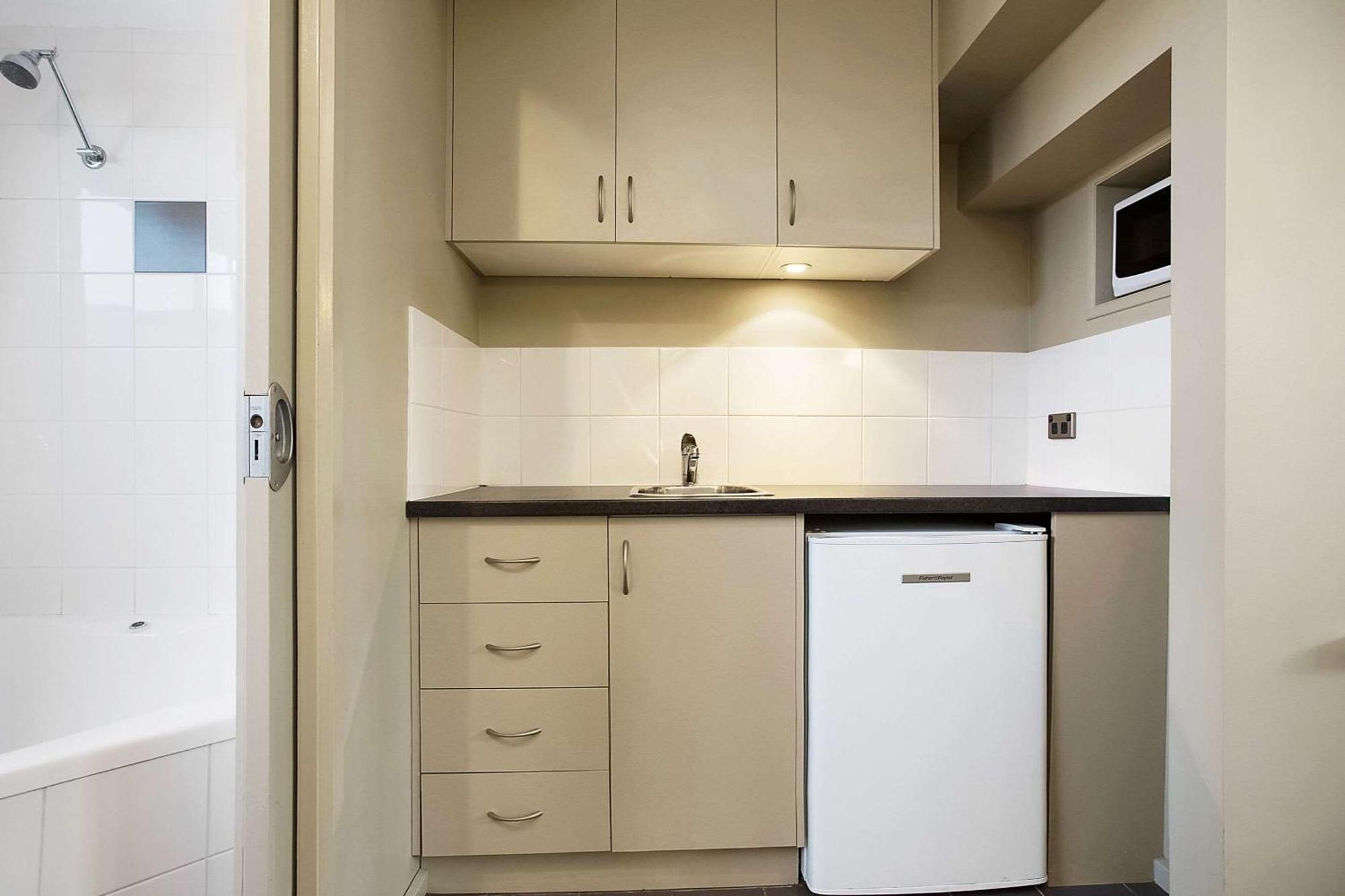 3 Bedroom Suite with 2 Queen Beds - 2 Single Beds/Non Smoking