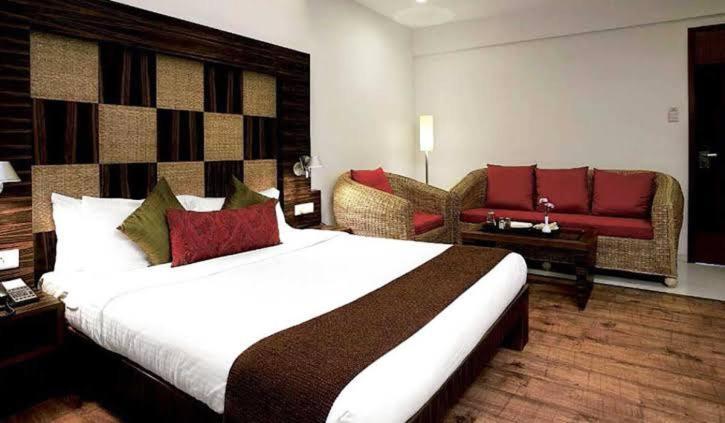 Deluxe King Room