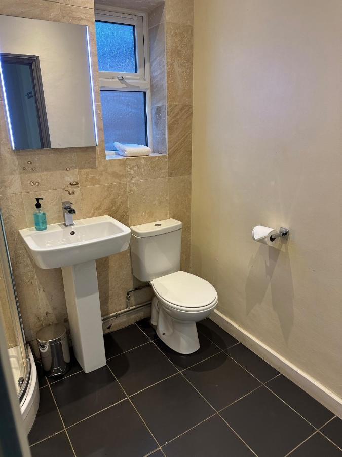 Quadruple Room Shower