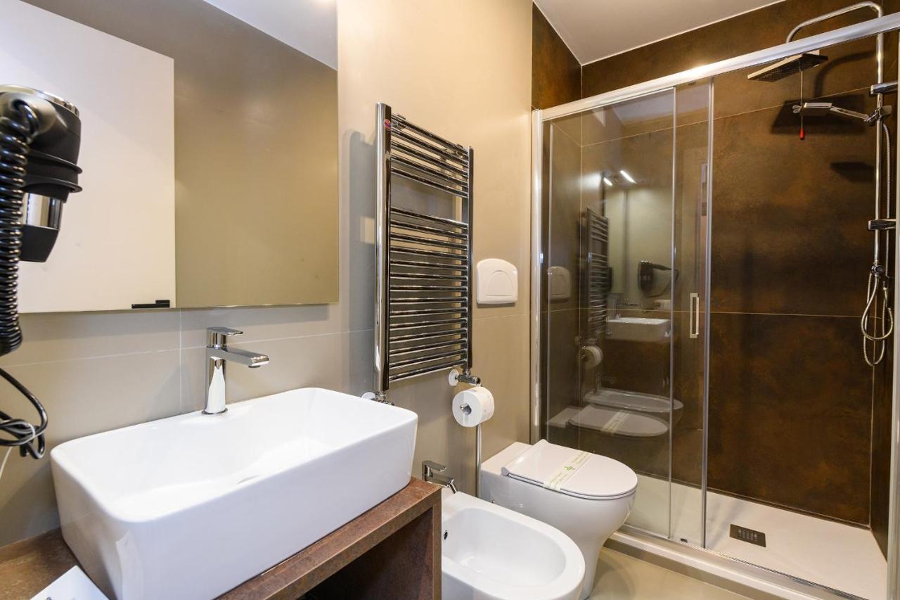 Deluxe Double Room with Extra Bed,1402904903:JPEG