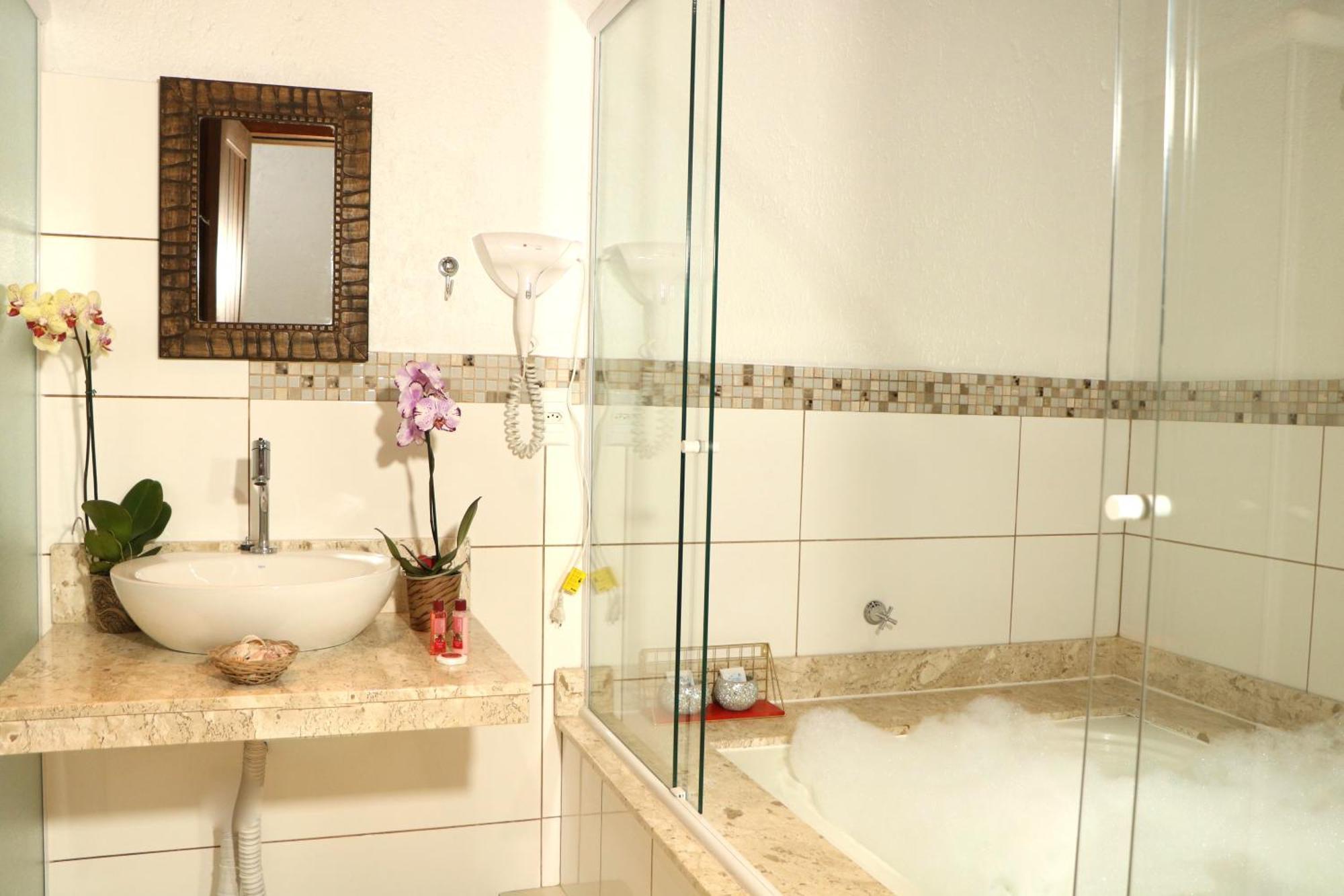 Suíte com Banheira de Hidromassagem