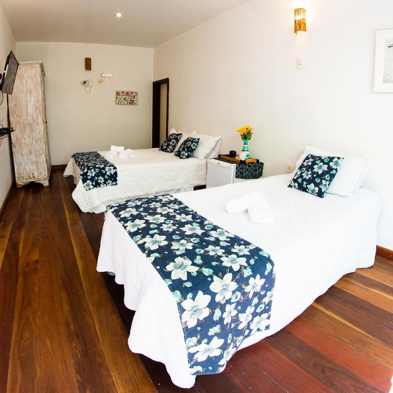 Family Room,1559322718:JPEG