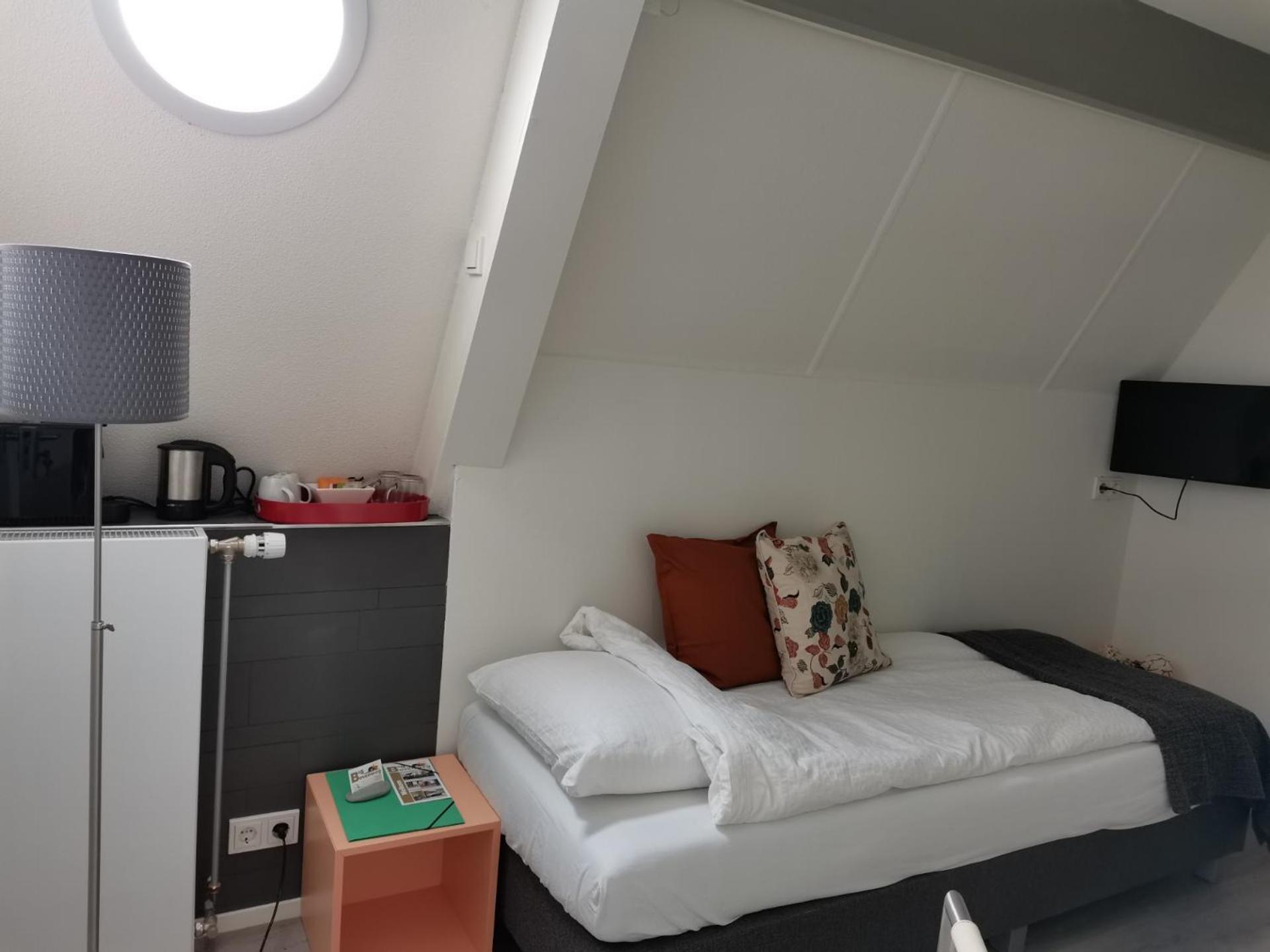 Single Room Private Bathroom