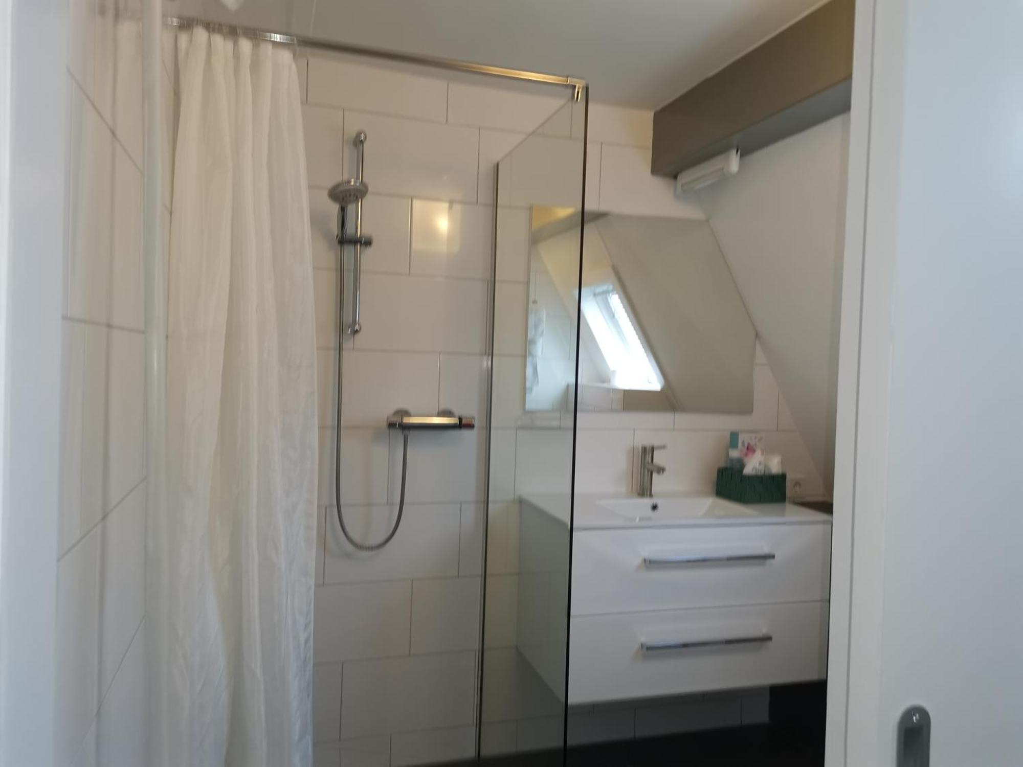 Single Room Private Bathroom