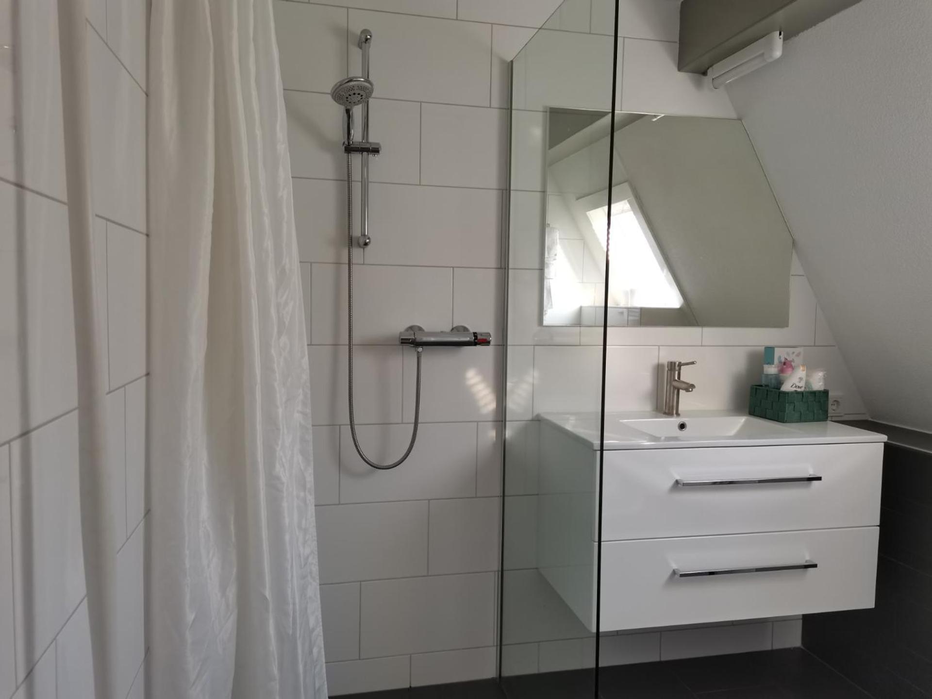 Single Room Private Bathroom