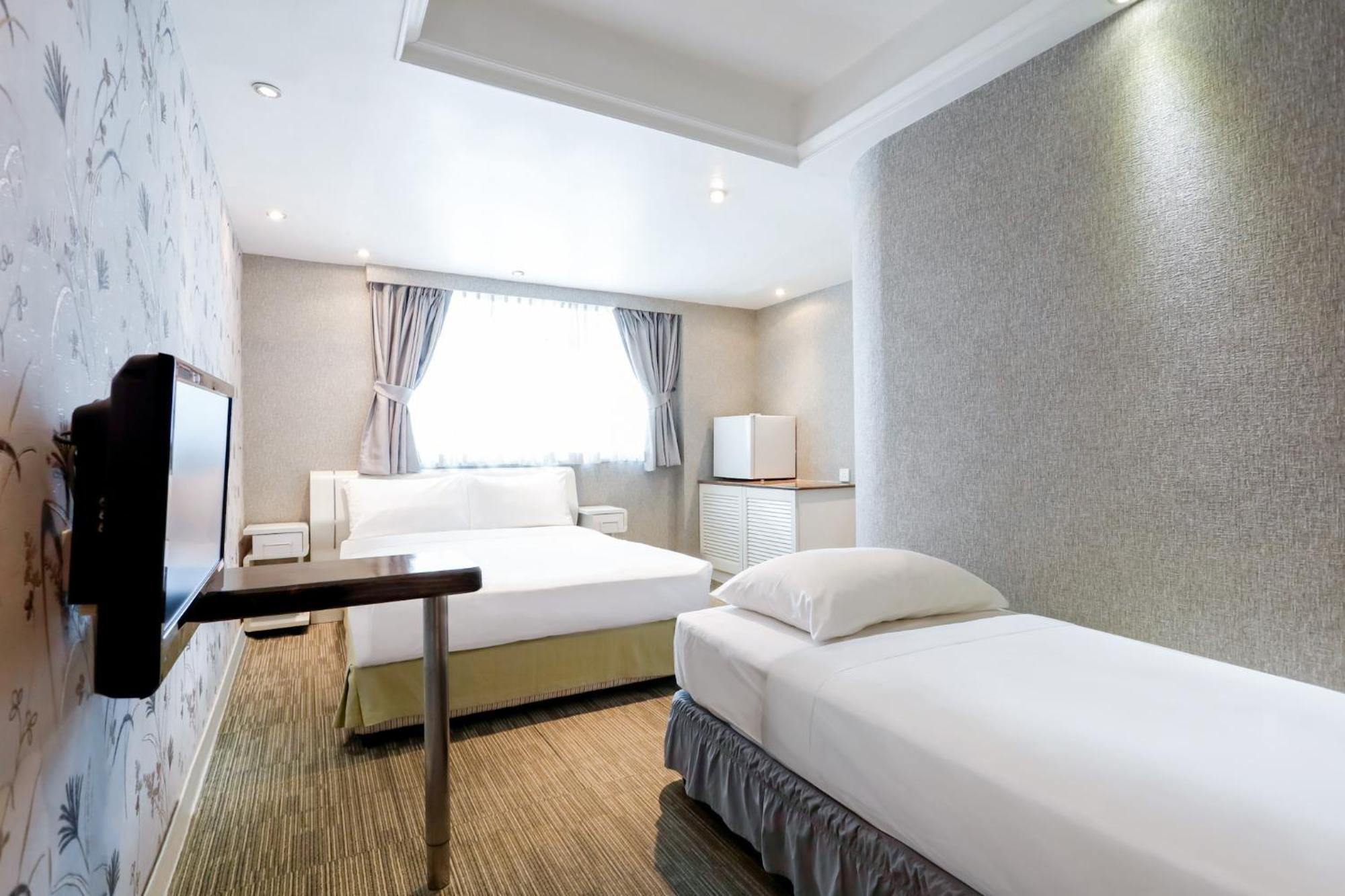 Triple Room,1615688570:JPEG