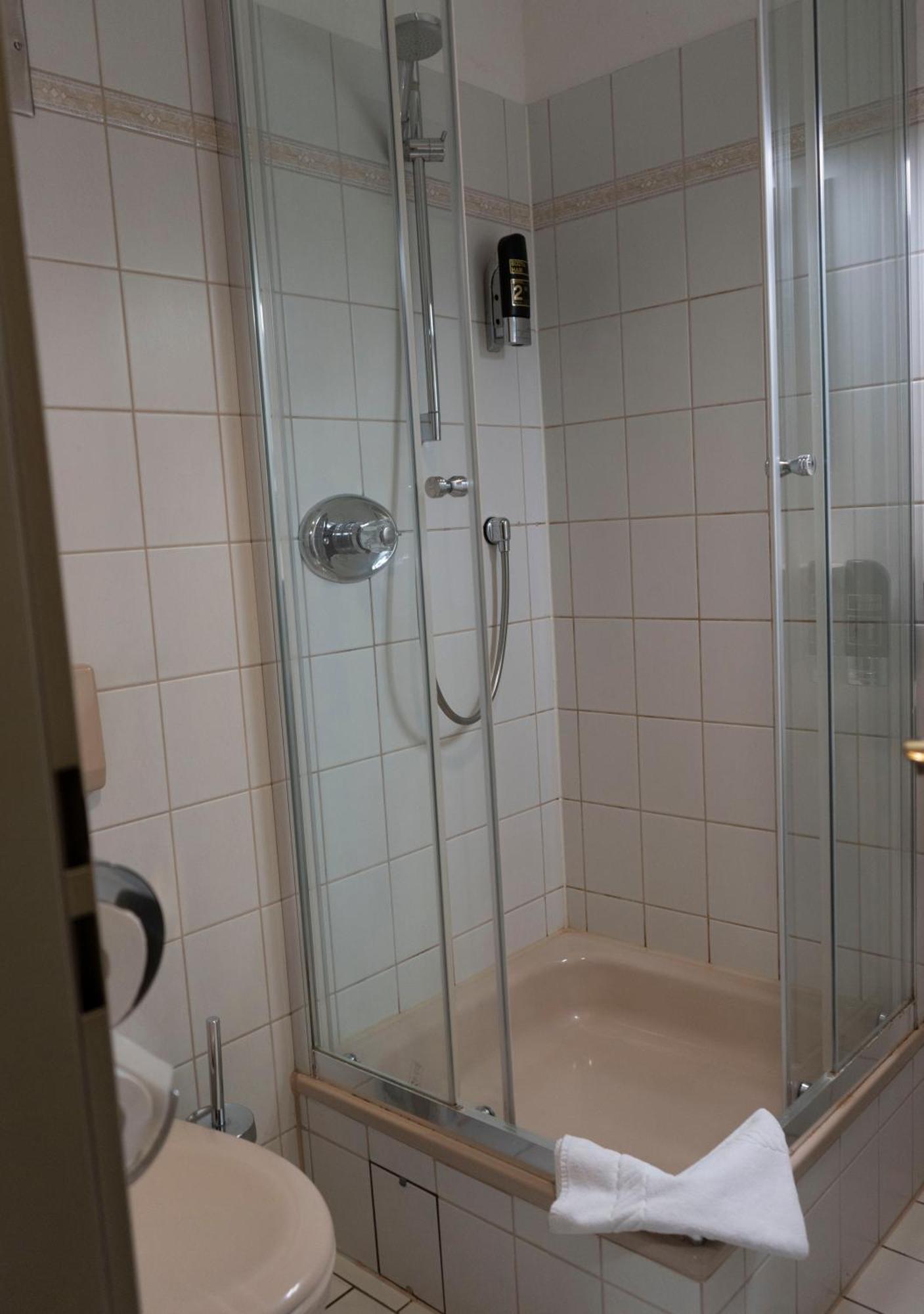Single Room Private Bathroom