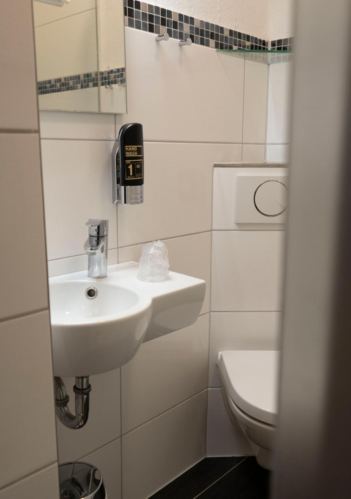 Single Room Bathroom