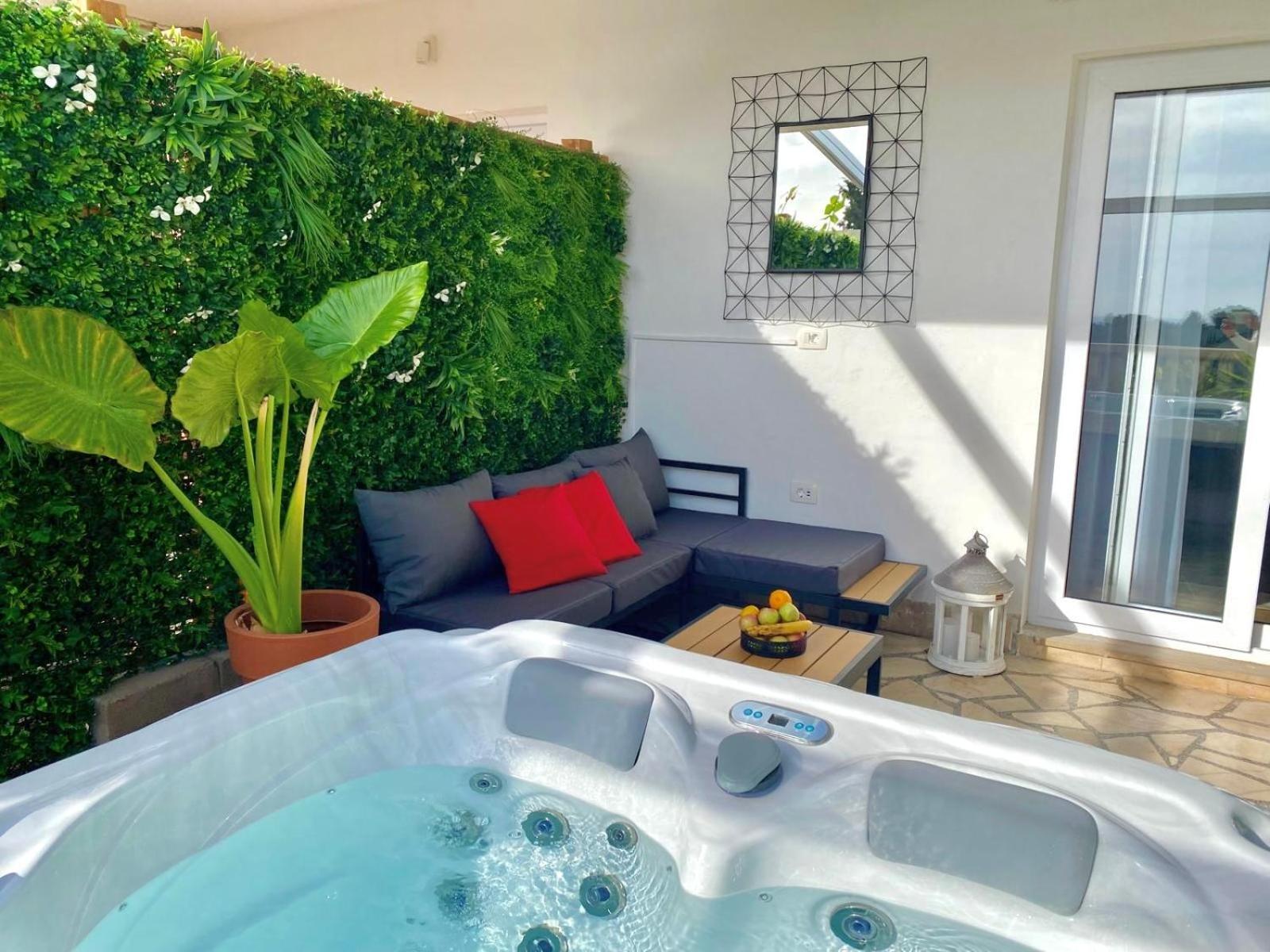 Queen Room Spa Bath