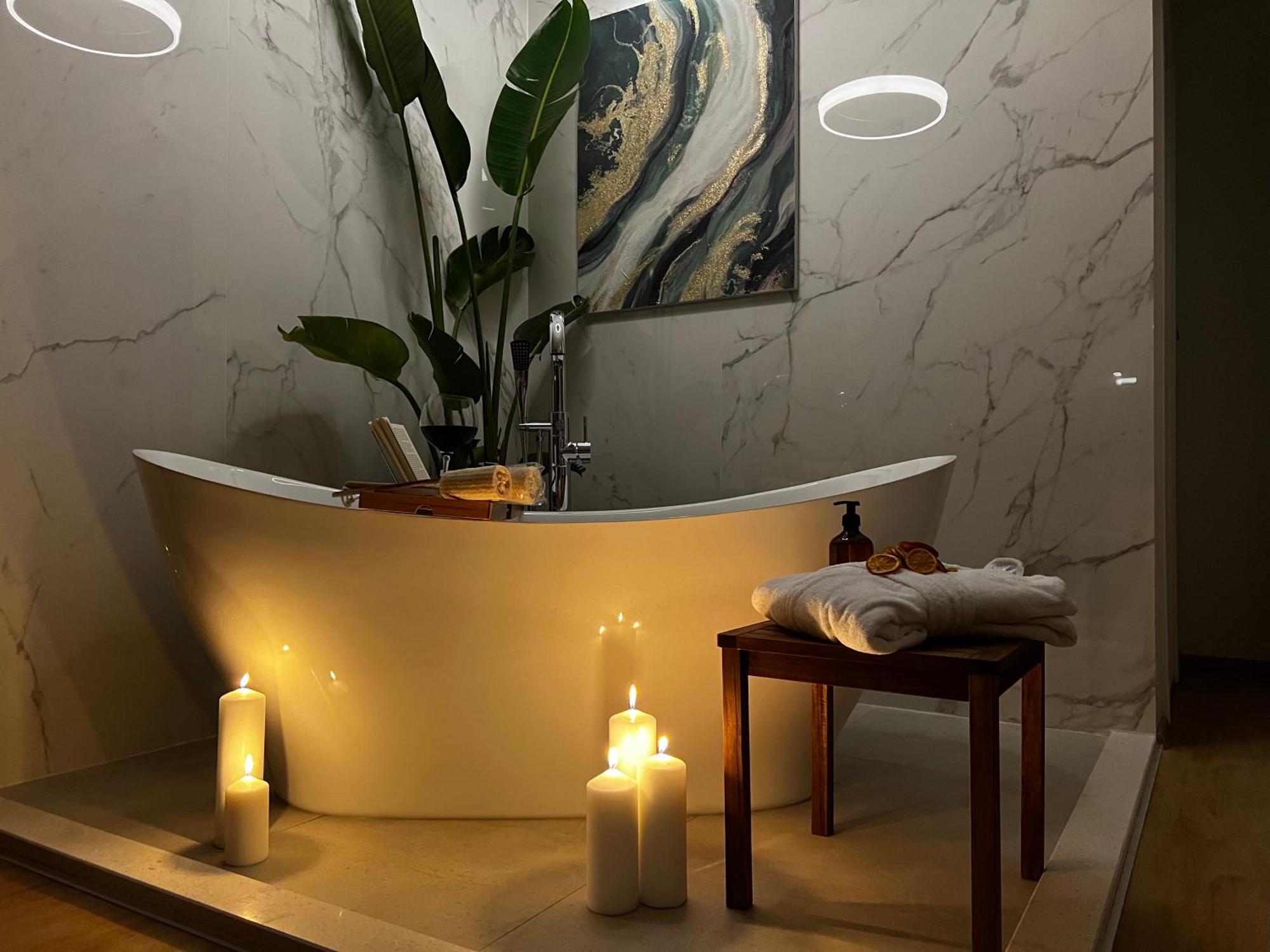 King Room Spa Bath