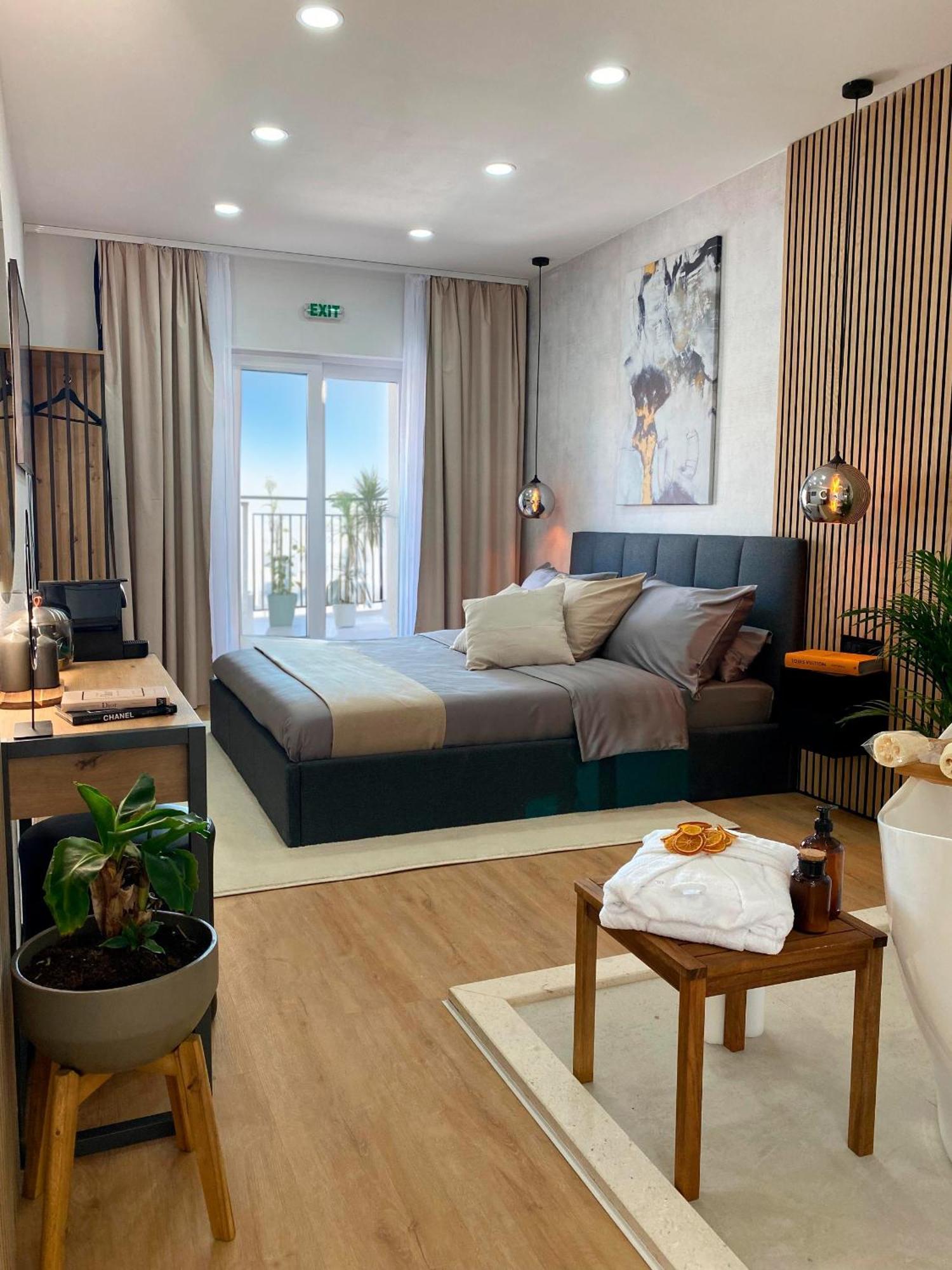 King Room Spa Bath