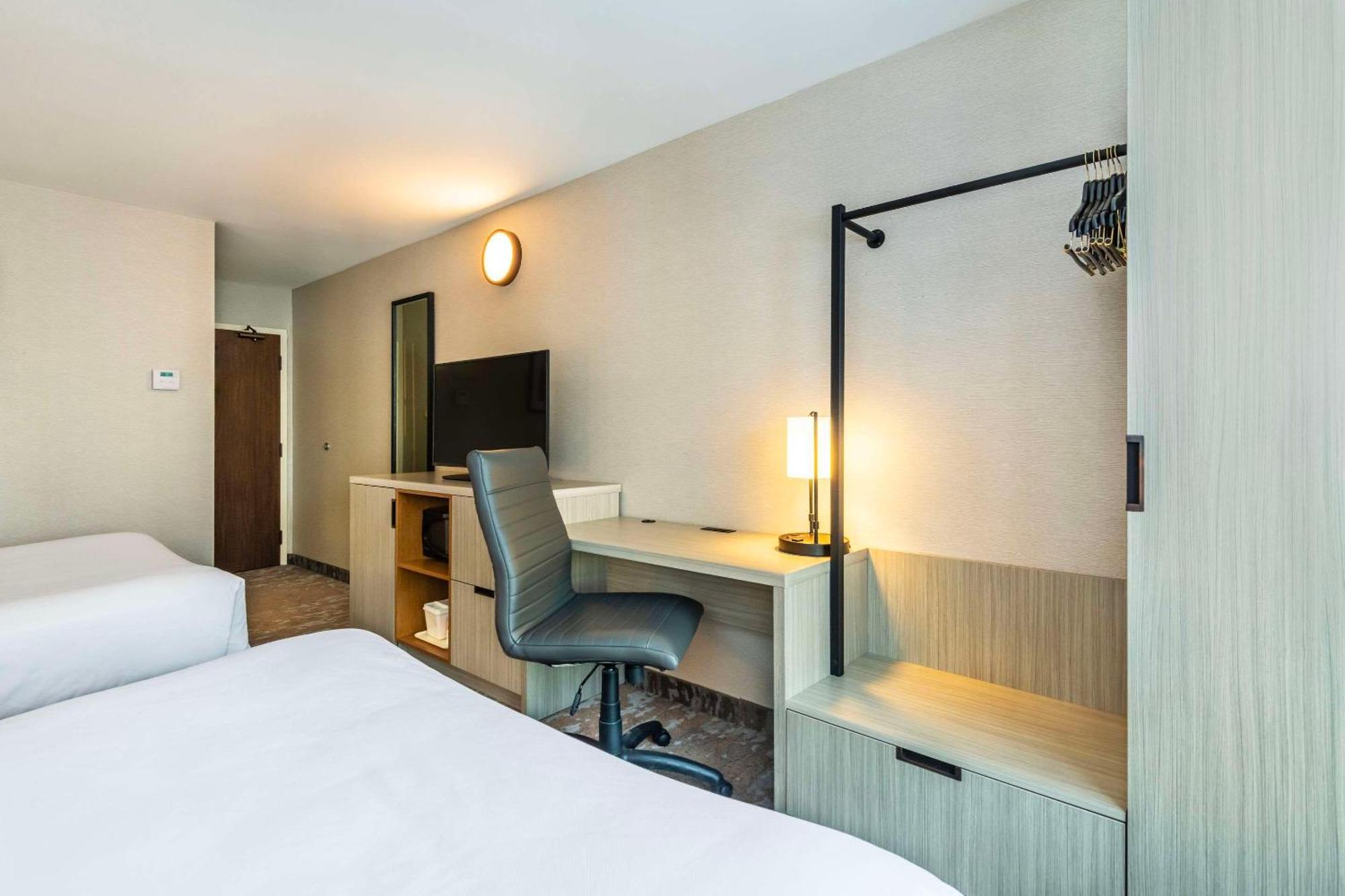 Kamer met 2 Queensize Bedden - Rookvrij - Bovenste Verdieping