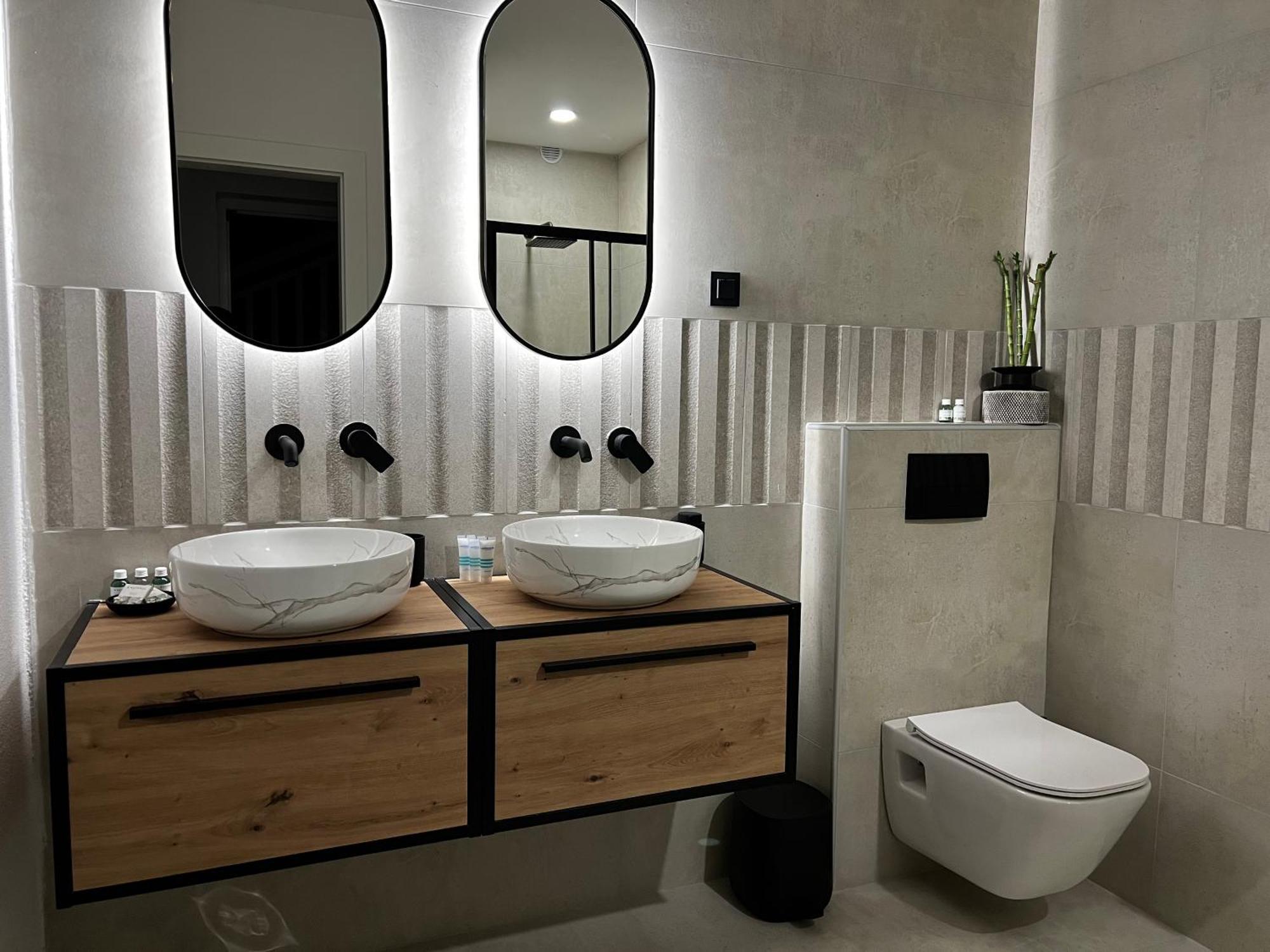 King Room Spa Bath