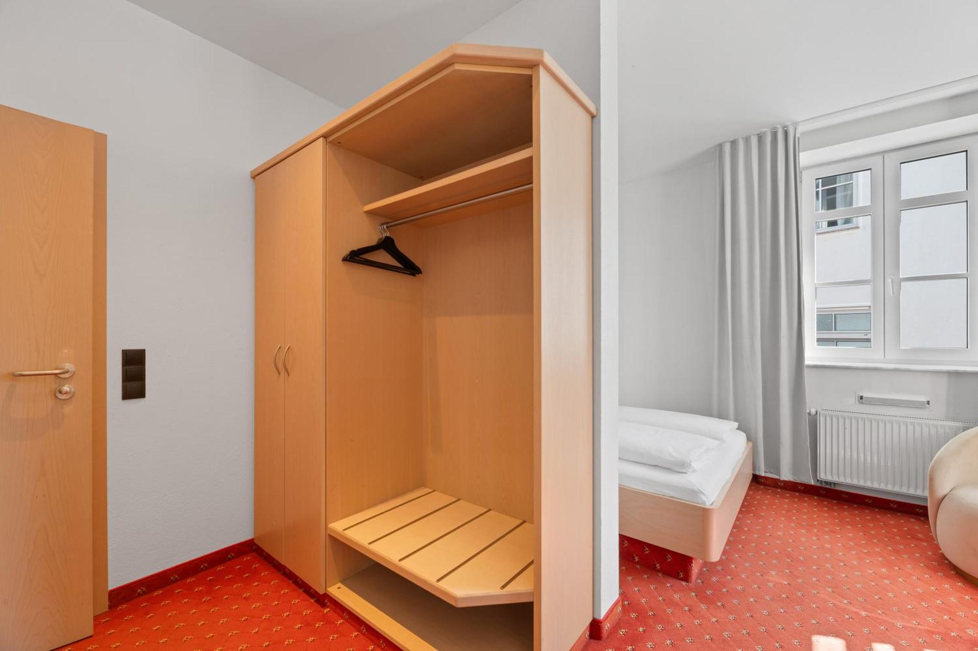 Double Room bed size 140x200