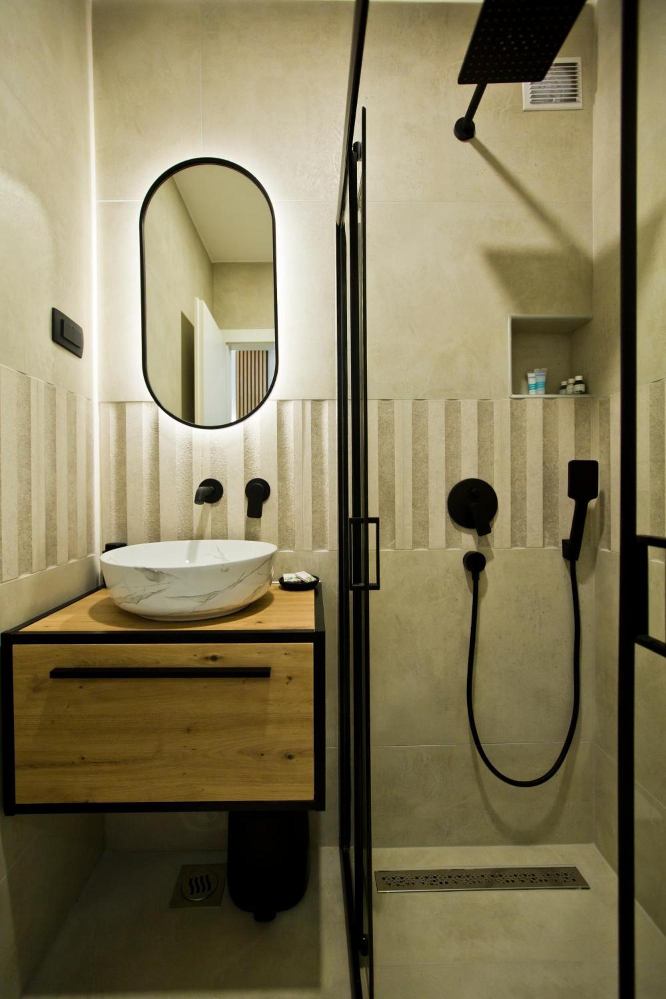 King Suite Spa Bath
