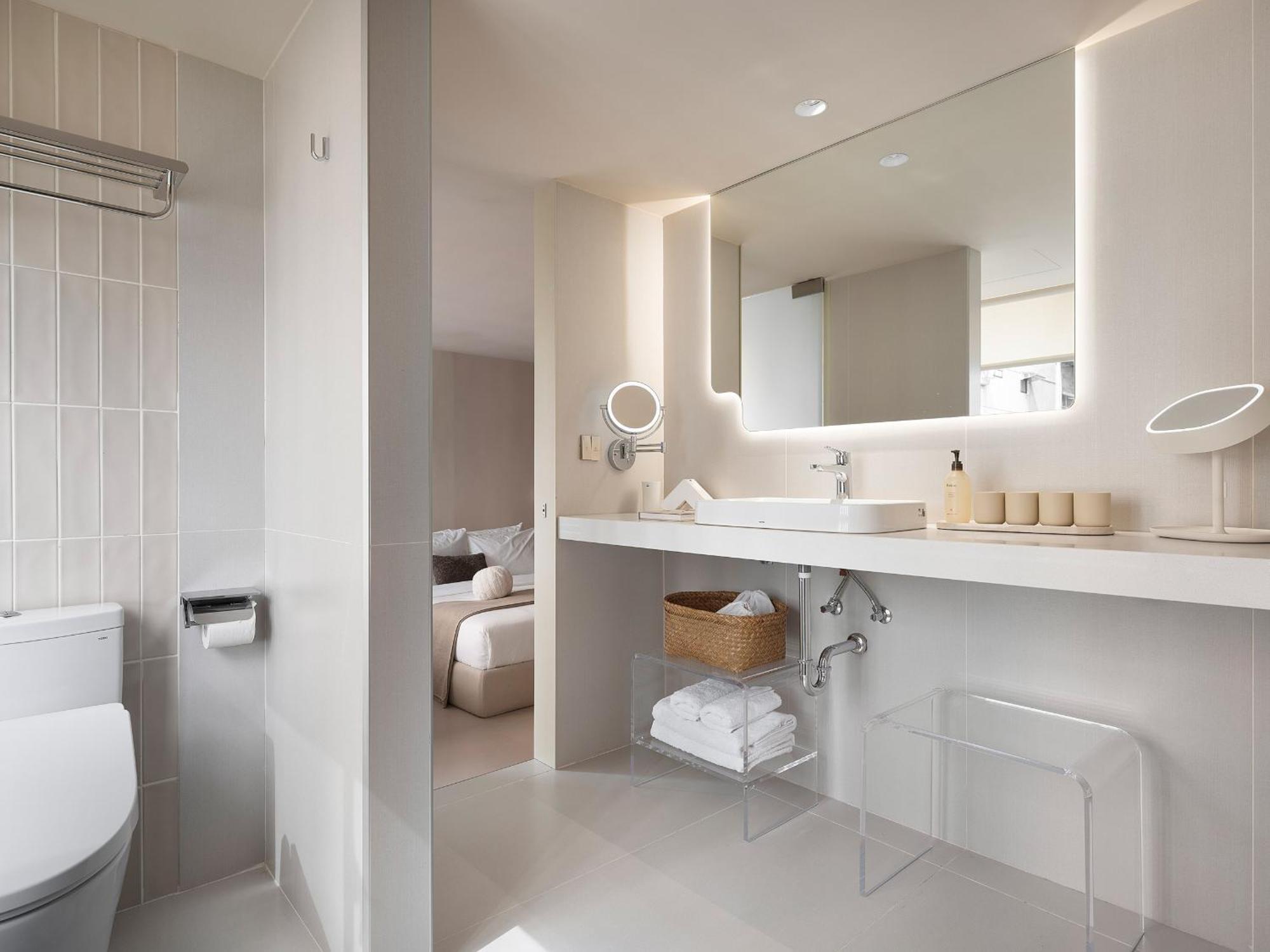 Deluxe Quadruple Suite