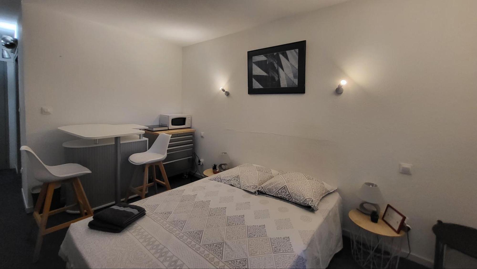 Studio Apartment