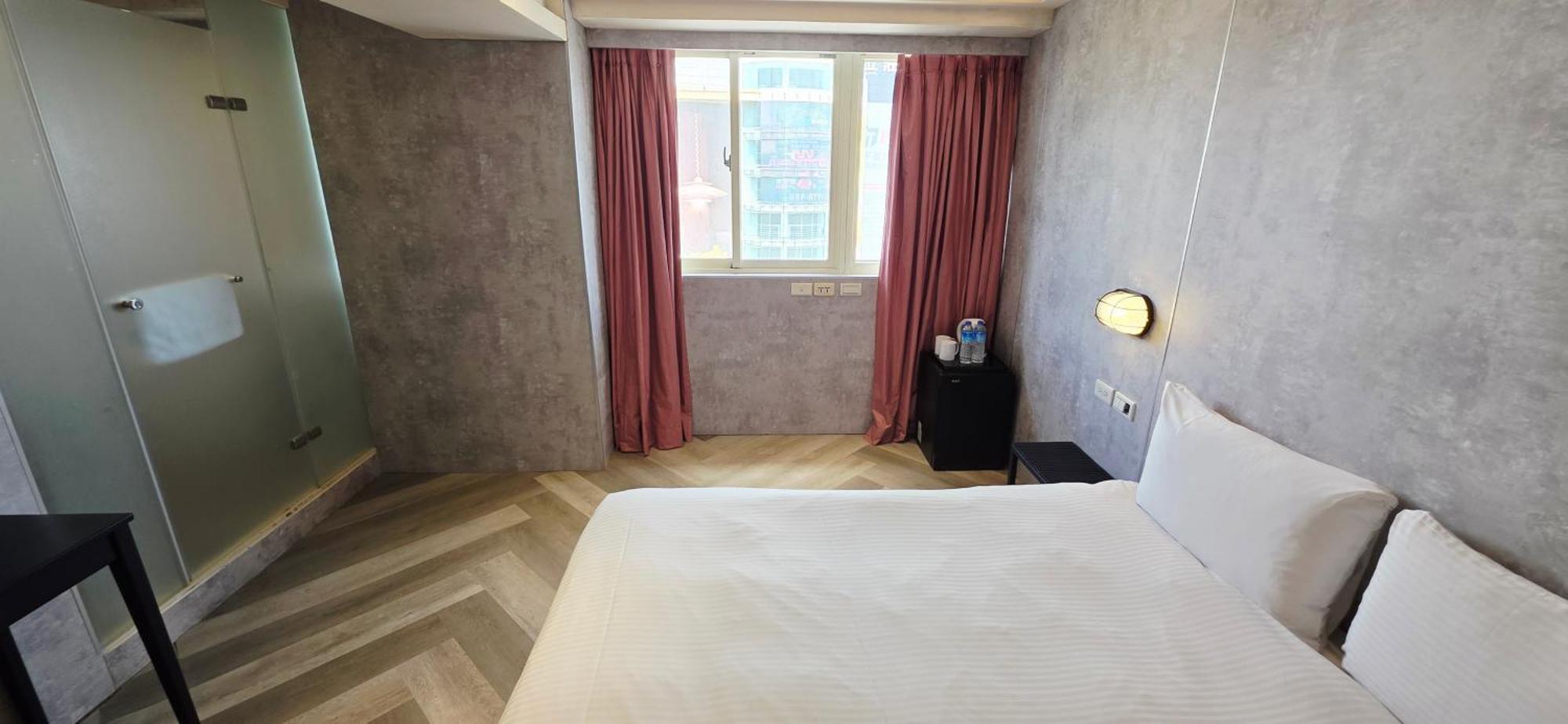 Deluxe Double Room Bath