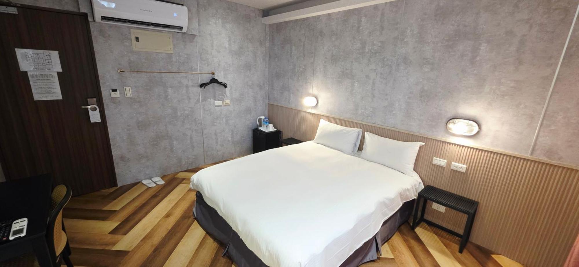 Deluxe Double Room Bath