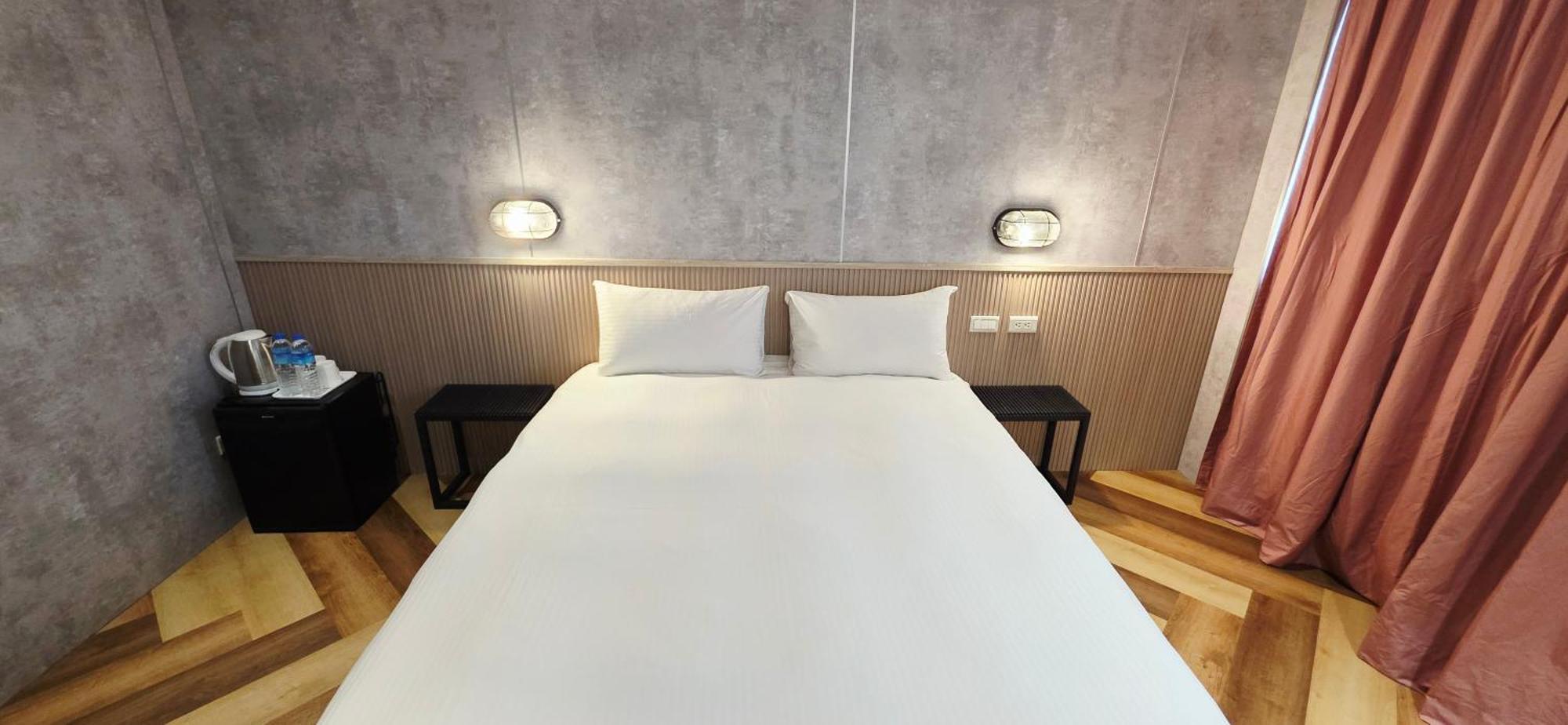 Deluxe Double Room Bath