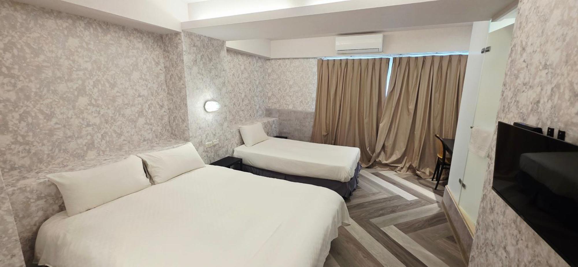 Triple Room Window
