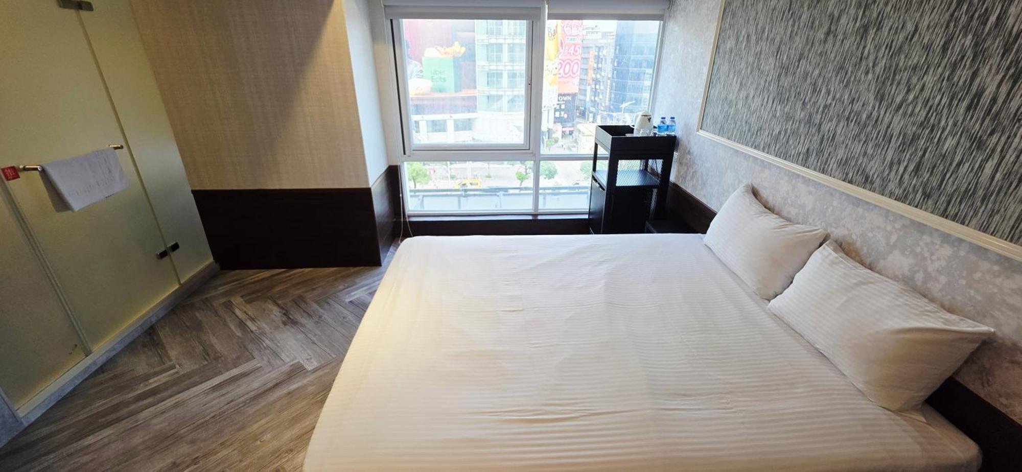 Deluxe Double Room Bath