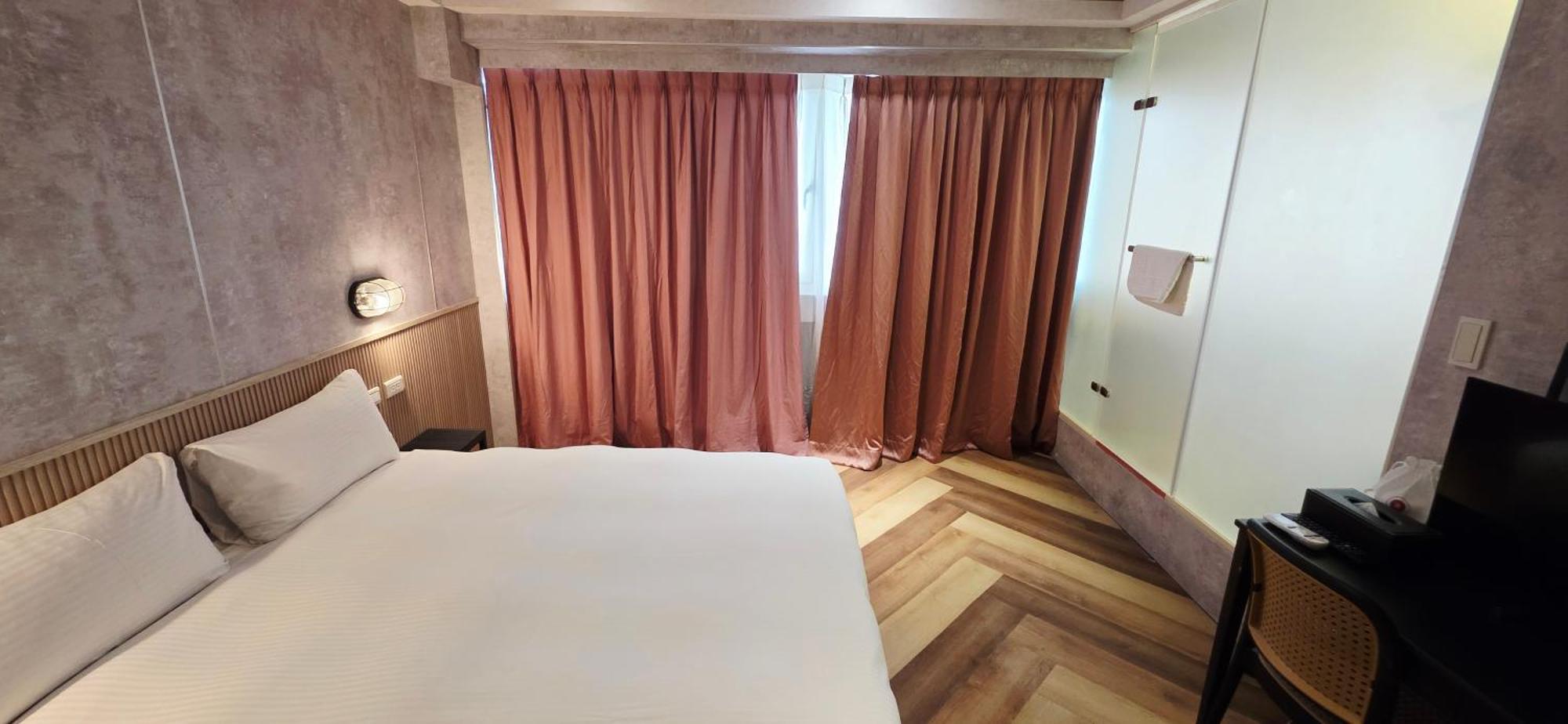 Deluxe Double Room Bath