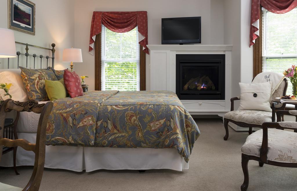 Queen Room