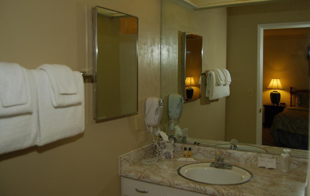 Standard Queen Room