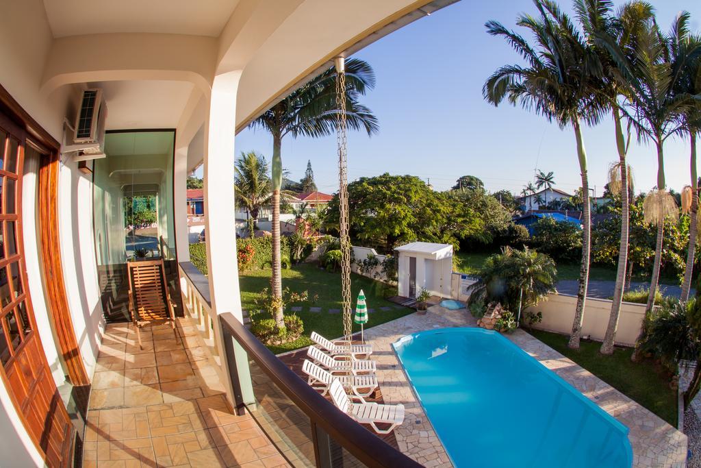 Quarto Triplo com Varanda