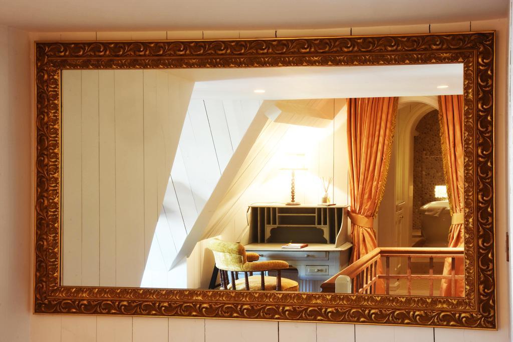 Junior Suite with Canal View