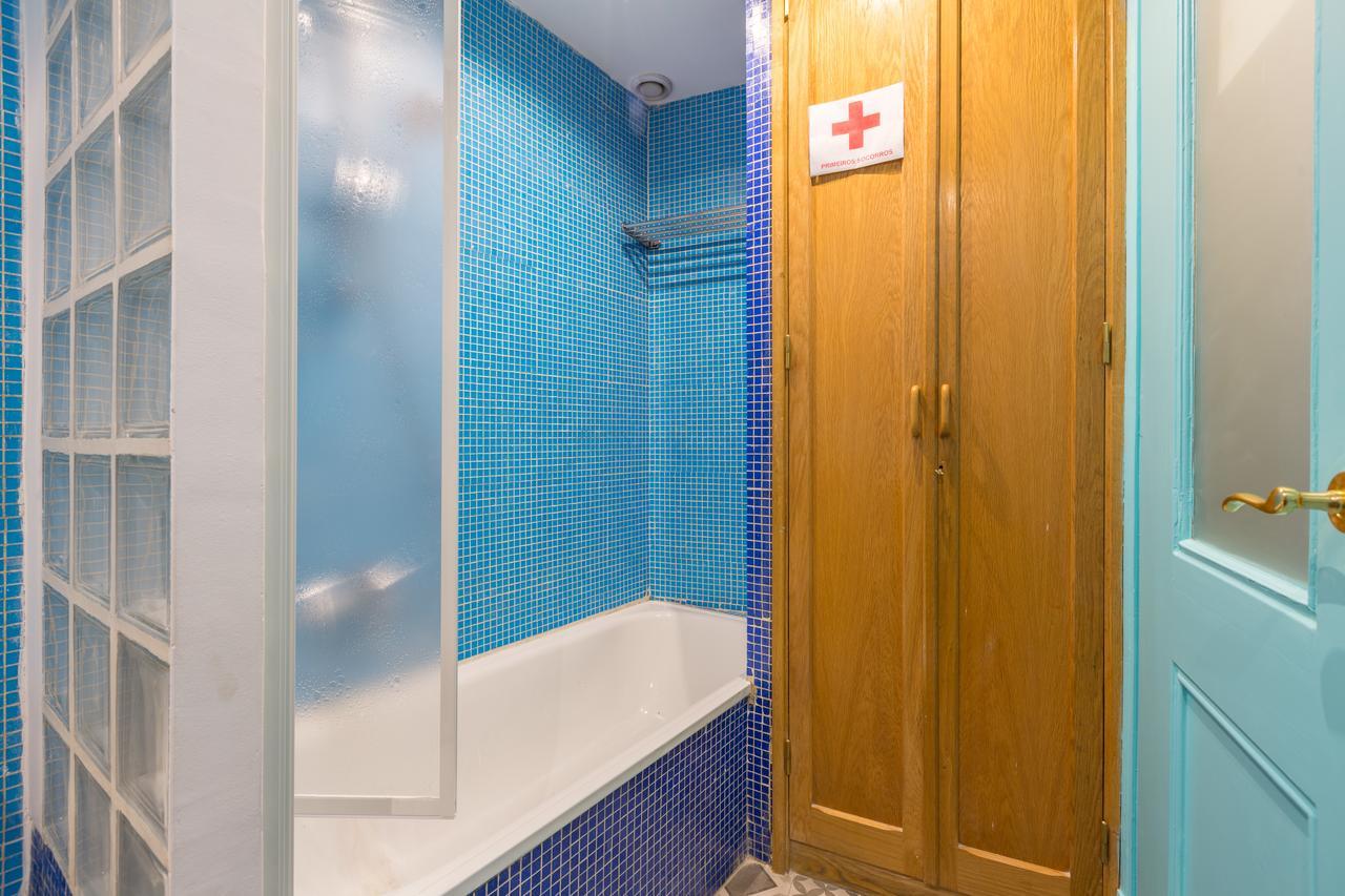 Double Room with Shared Toilet,559530048:JPEG