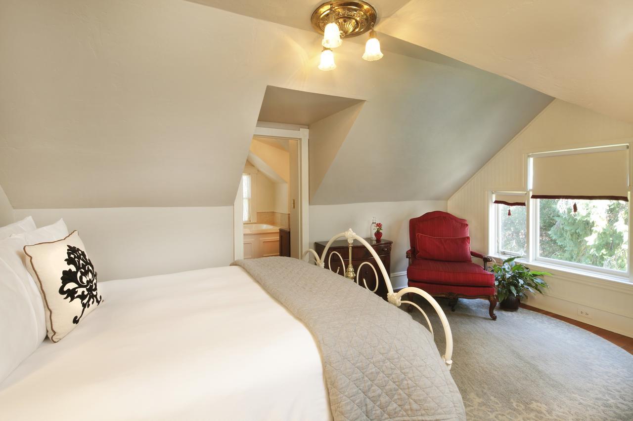 Standard Room,643890117:JPEG