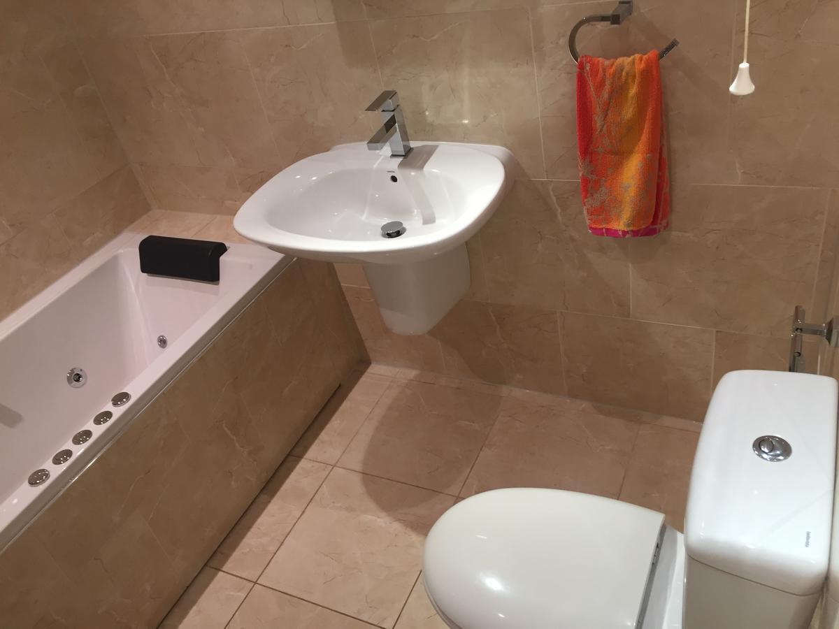 Deluxe Double Room Bath