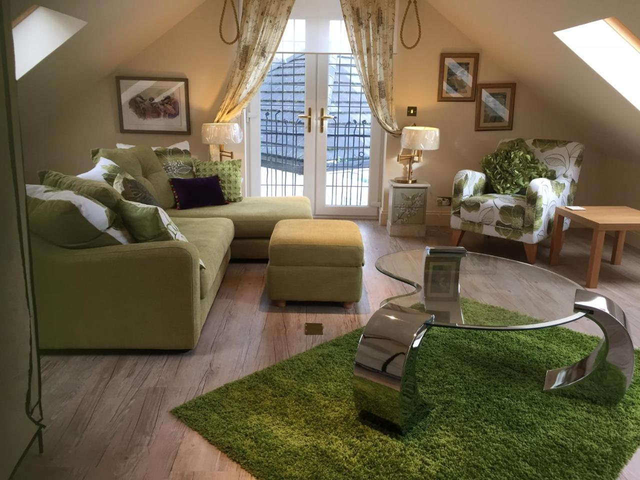 Deluxe King Suite