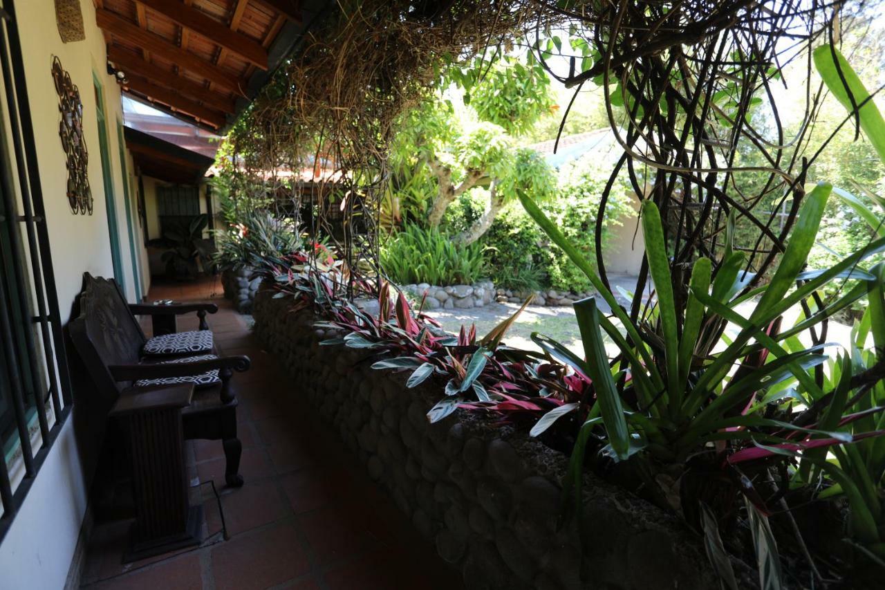 Habitación con 2 camas grandes