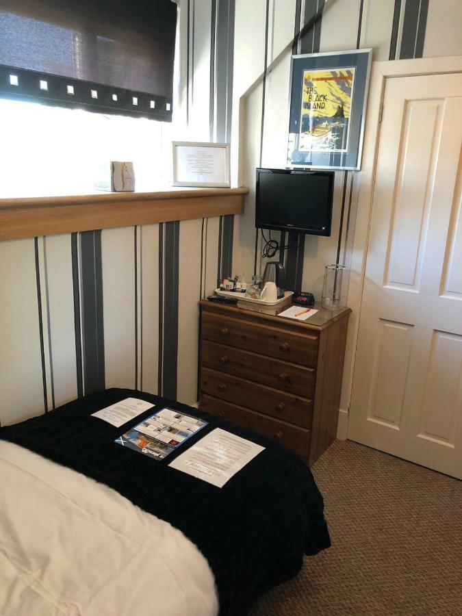 Single Room with Private Bathroom,831865148:JPEG