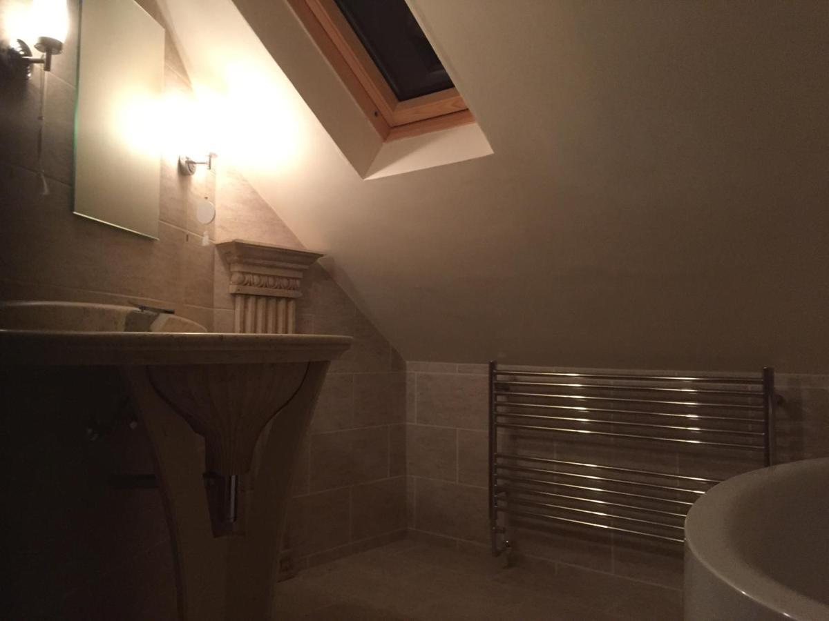 Deluxe King Suite