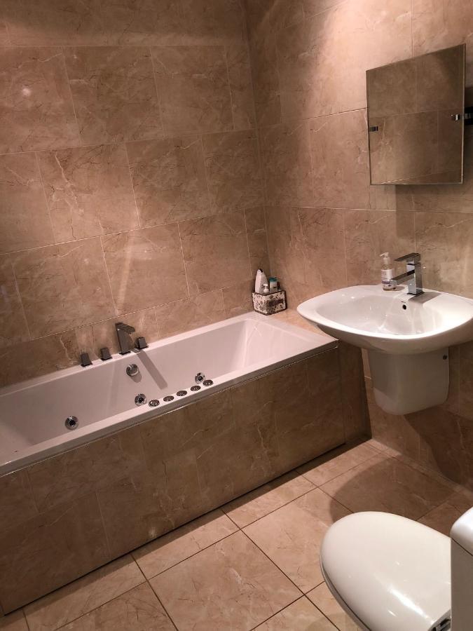 Deluxe Double Room Bath