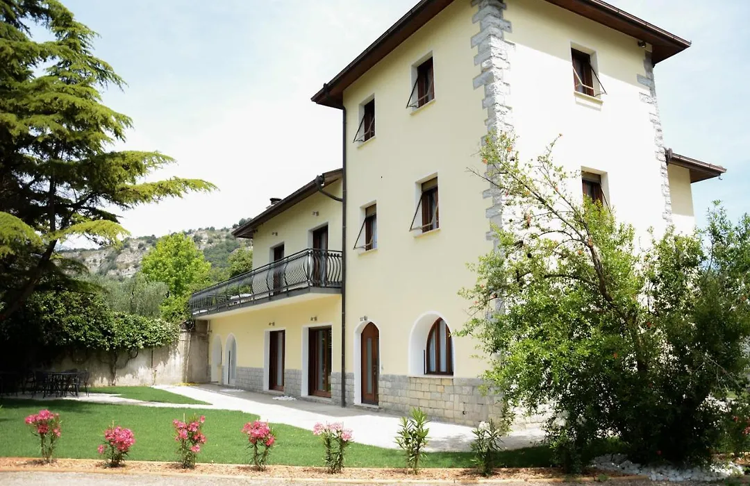 Villa Torbole-1