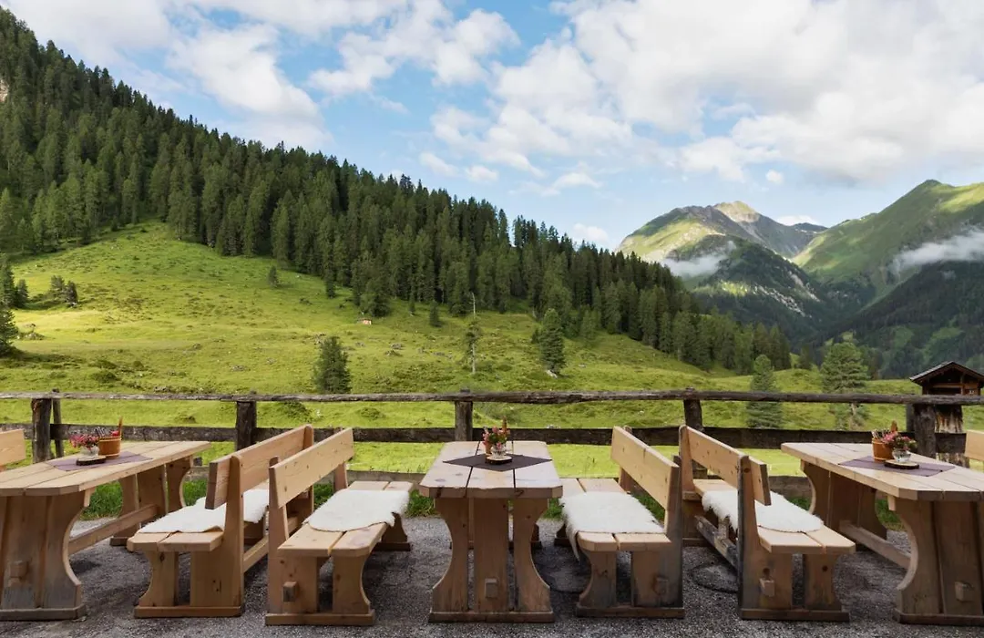 Berggasthaus Höllensteinhütte-1