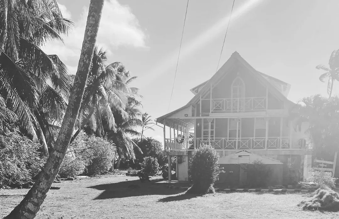 Islander House On Rocky Cay Beach-1