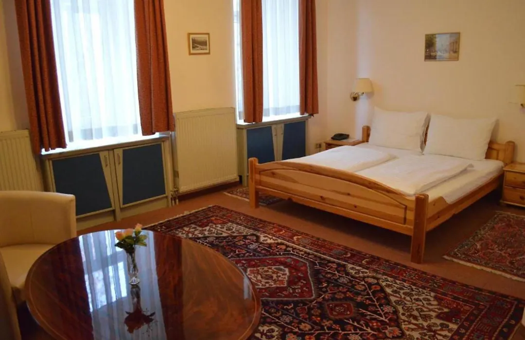Hotel Pension Walzerstadt-1
