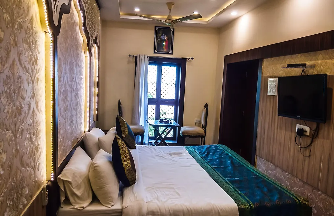 Dwivedi Hotels Sri Omkar Palace-1
