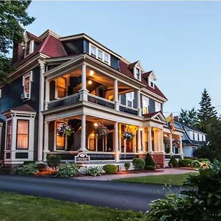 Carriage House Inn-2