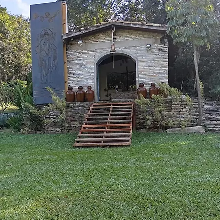 Pousada e Camping Claro Casa de Pedra de Delfinópolis -MG-3